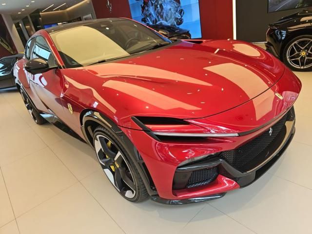 FERRARI Purosangue con-iva-esposta